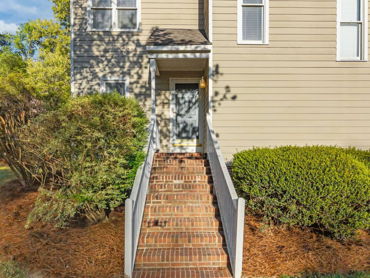 Townhouse for rent at 1601 Oakland Hills Way, Raleigh, NC 27604