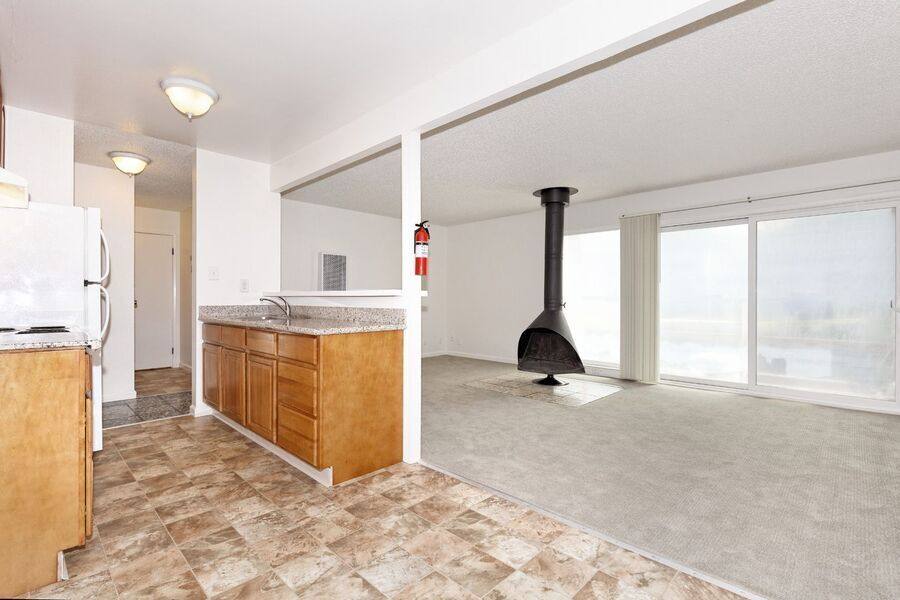 Apartment for rent at 1951 E 30th St #11, Oakland, CA 94606