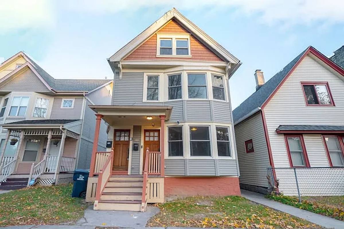 Apartment for rent at 2110 N Palmer St, Lower Unit, Milwaukee, WI 53212