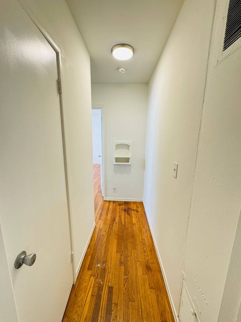 Apartment for rent at 1246 N Orange Dr, Los Angeles, CA 90038