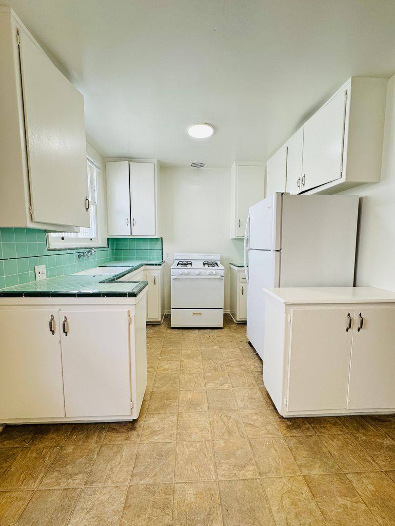 Apartment for rent at 1246 N Orange Dr, Los Angeles, CA 90038
