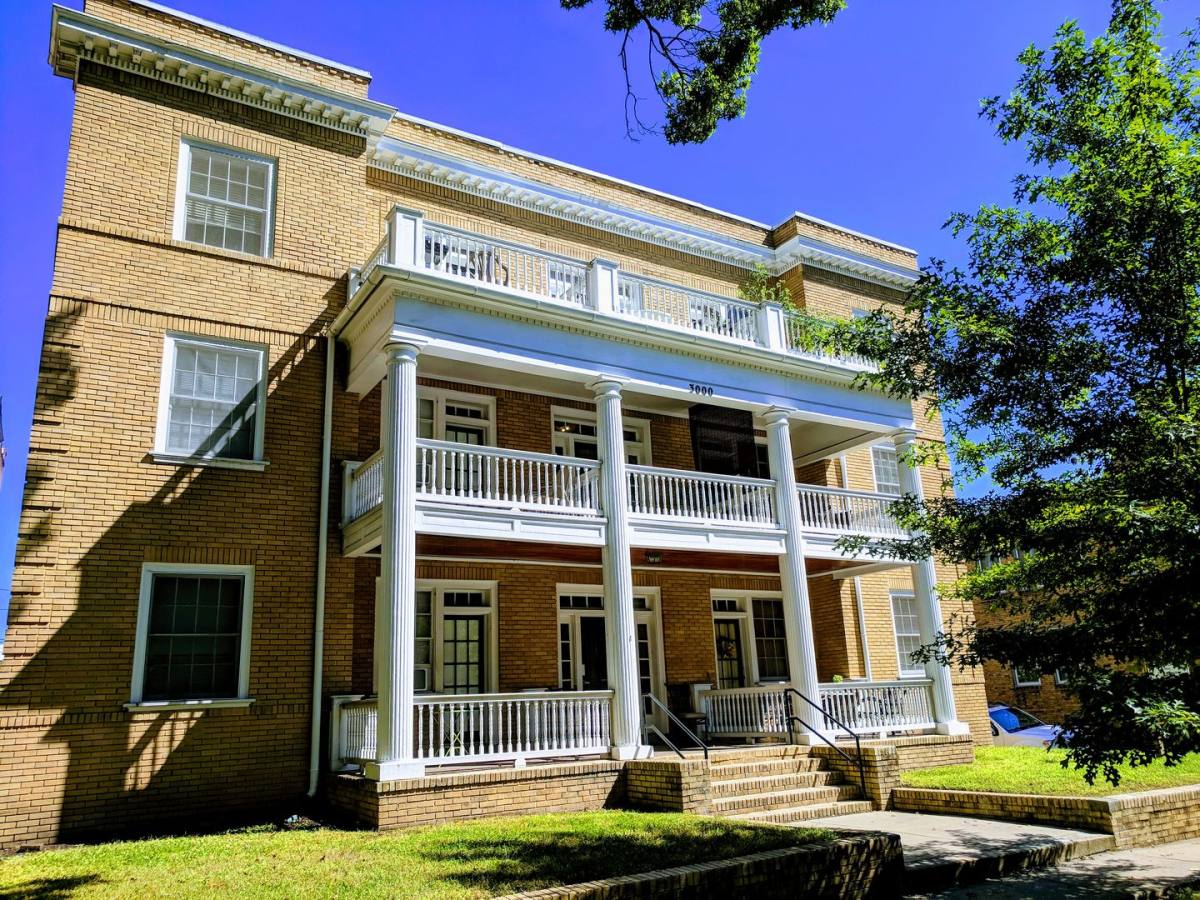 Apartment for rent at 3000 Monument Ave, Richmond, VA 23221