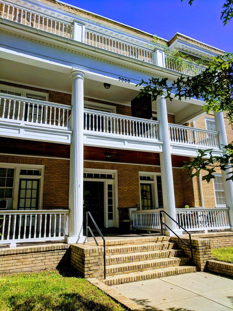 Apartment for rent at 3000 Monument Ave, Richmond, VA 23221