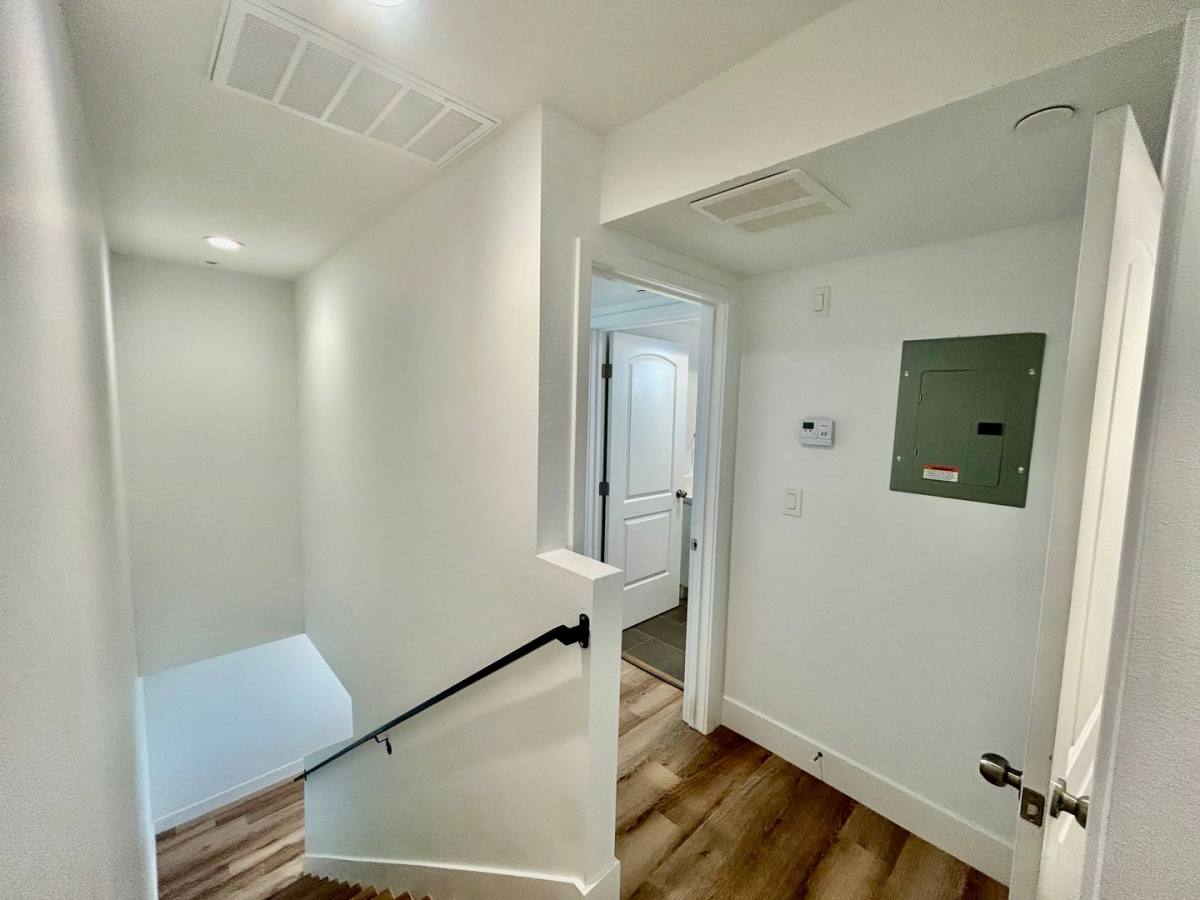 Apartment for rent at 8418 S Main St, Los Angeles, CA 90003