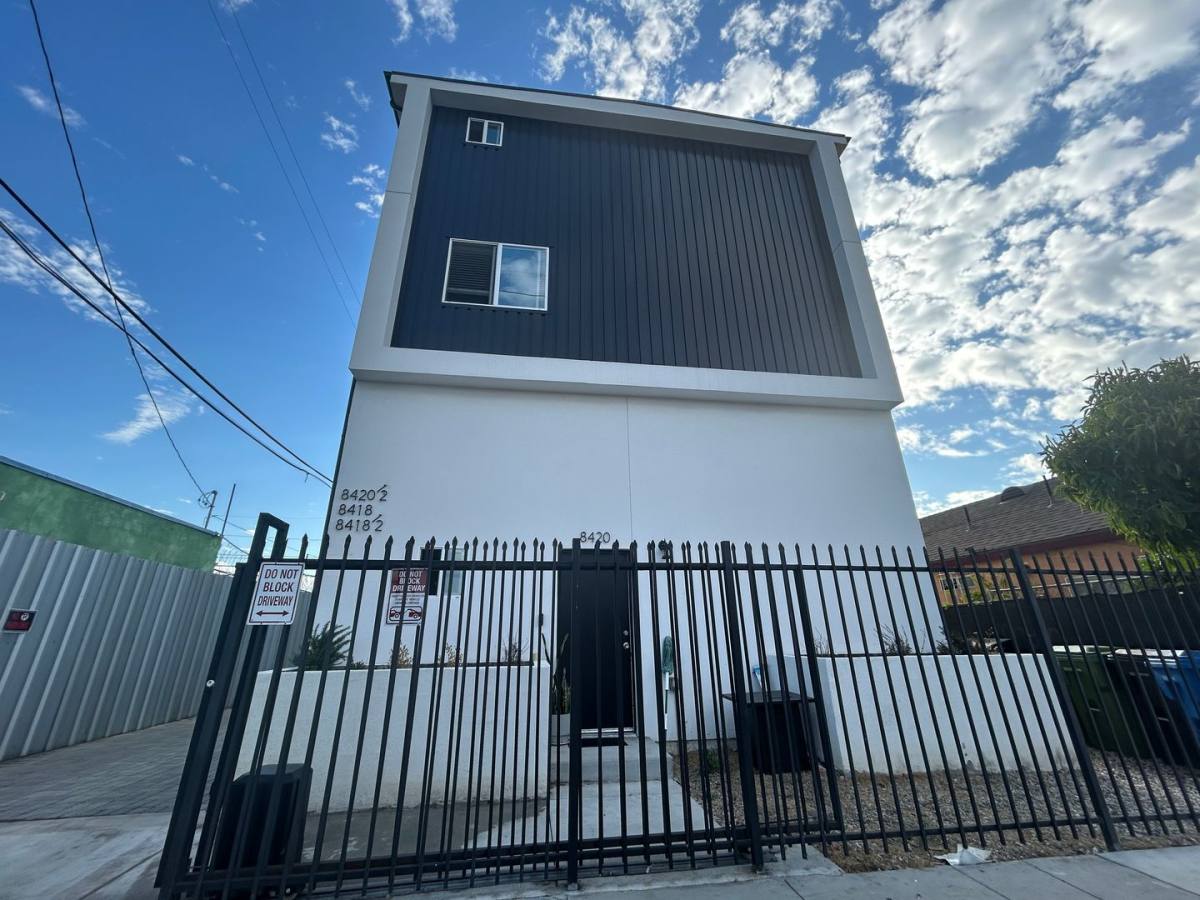 Apartment for rent at 8418 S Main St, Los Angeles, CA 90003