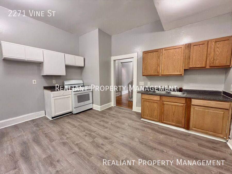 Townhouse for rent at 2271 Vine St, Cincinnati, OH 45219