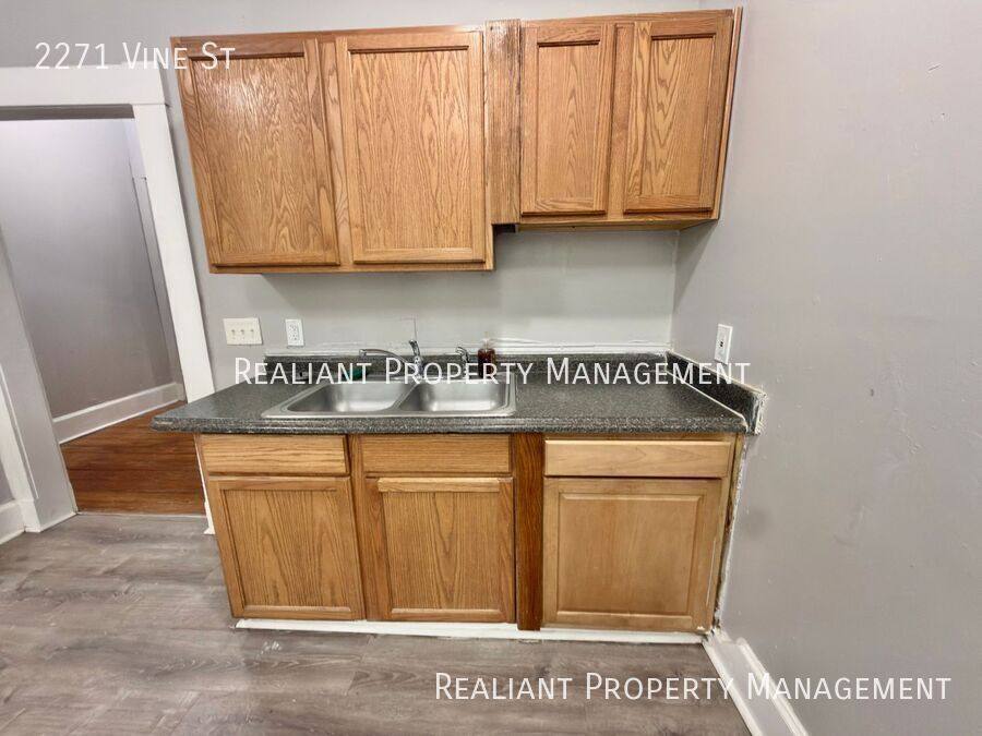 Townhouse for rent at 2271 Vine St, Cincinnati, OH 45219