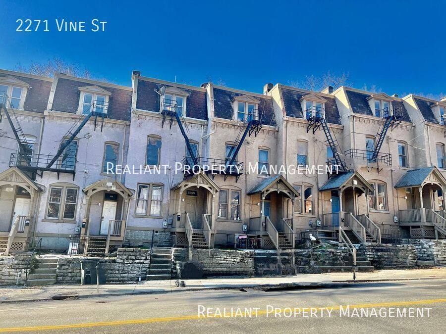 Townhouse for rent at 2271 Vine St, Cincinnati, OH 45219