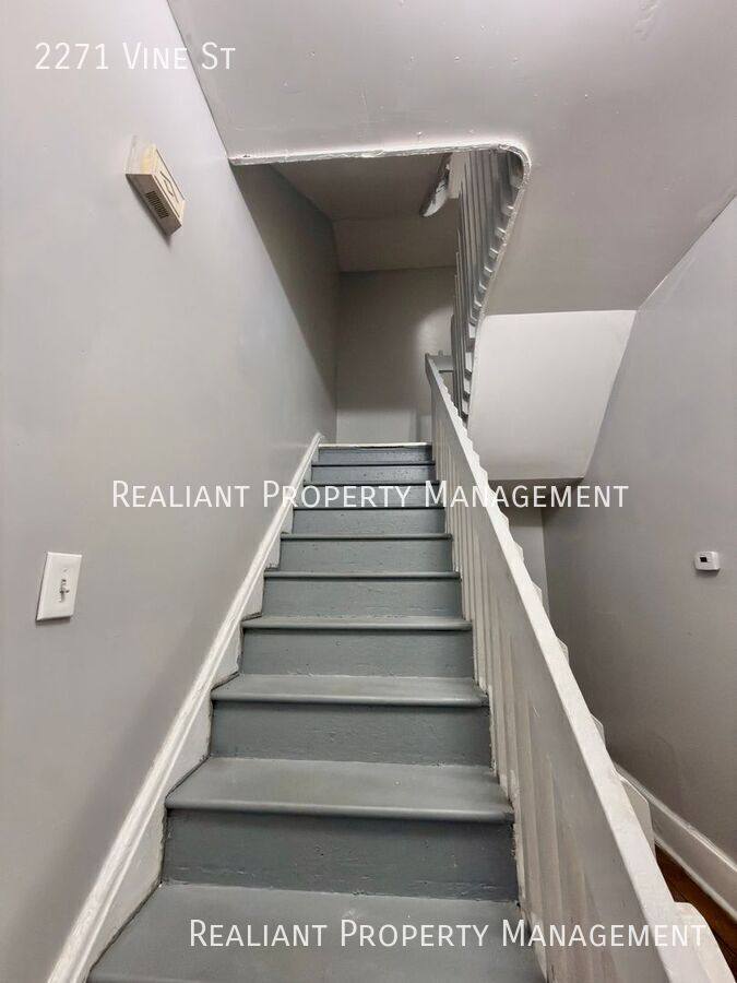 Townhouse for rent at 2271 Vine St, Cincinnati, OH 45219