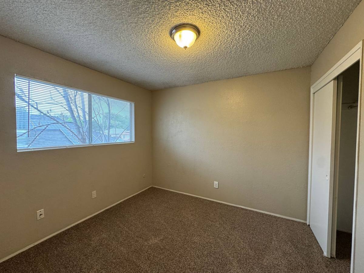 Apartment for rent at 1919 Forrest St, Bakersfield, CA 93304