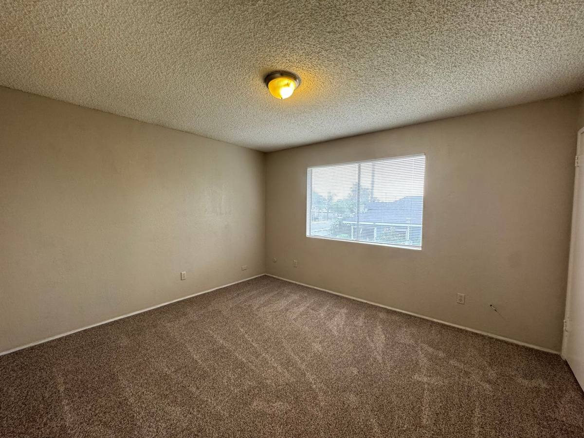 Apartment for rent at 1919 Forrest St, Bakersfield, CA 93304