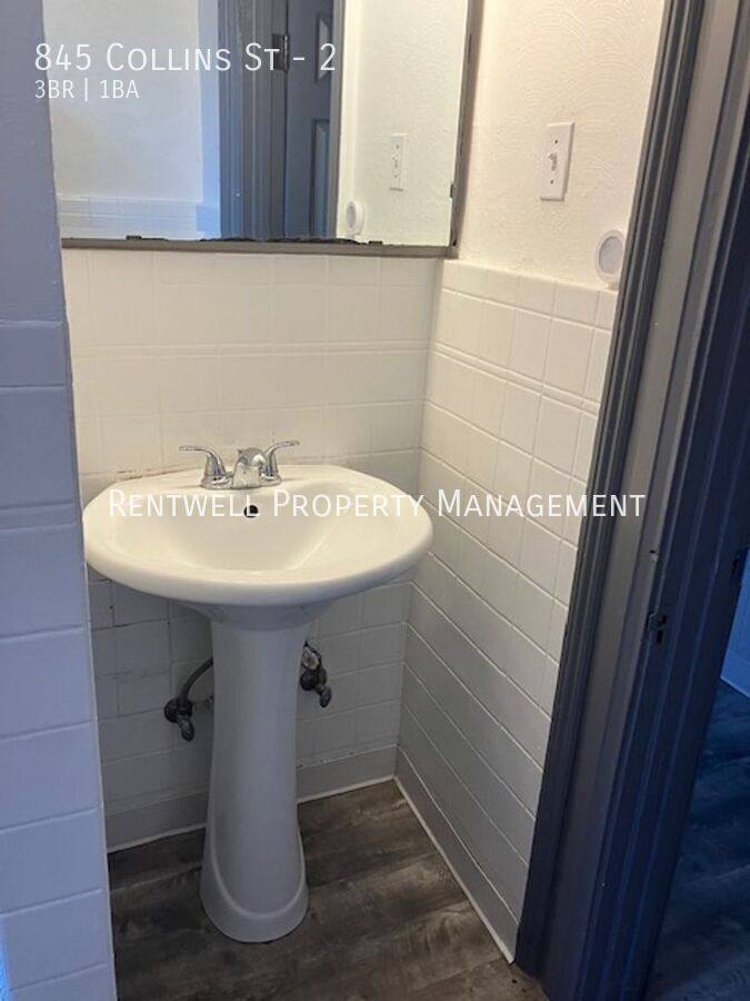 Apartment for rent at 845 Collins St #2, Pittsburgh, PA 15206