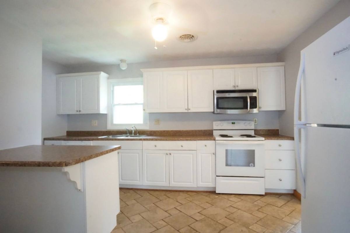 House for rent at 1105 Robin Rd, Blacksburg, VA 24060