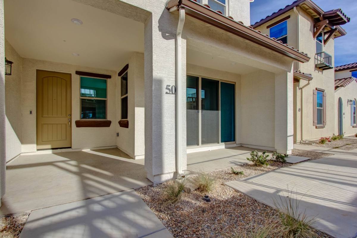 Townhouse for rent at 3855 S McQueen Rd, Chandler, AZ 85286