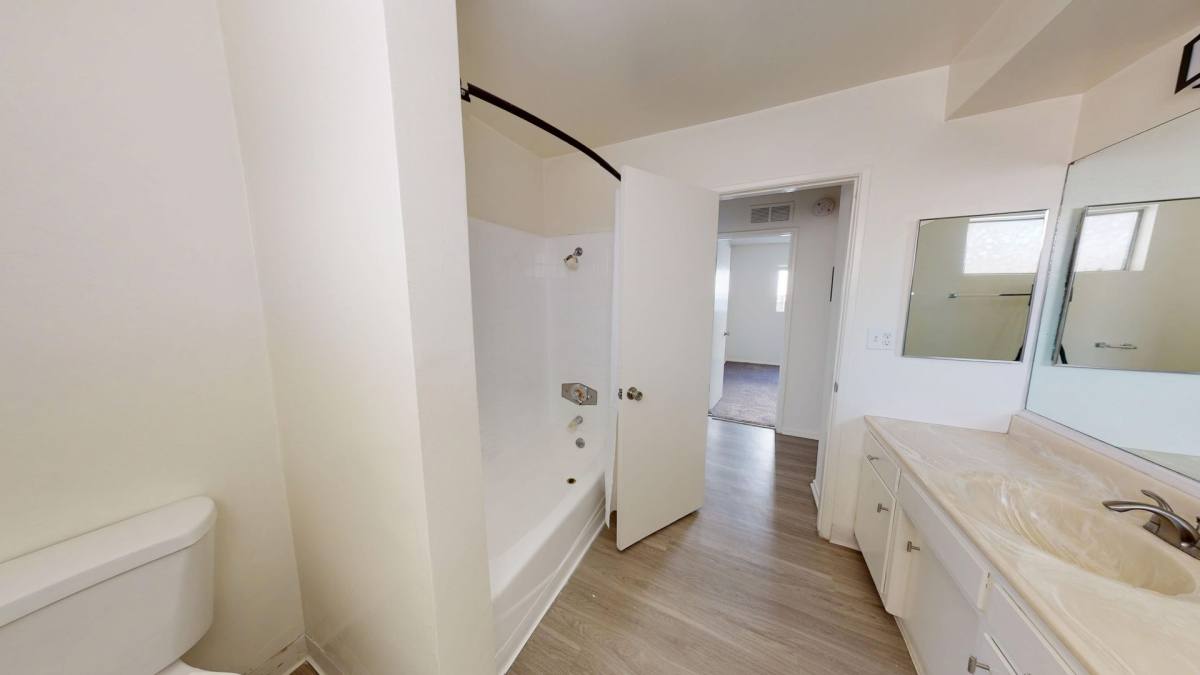 Apartment for rent at 2266 Del Mar Rd, Montrose, CA 91020