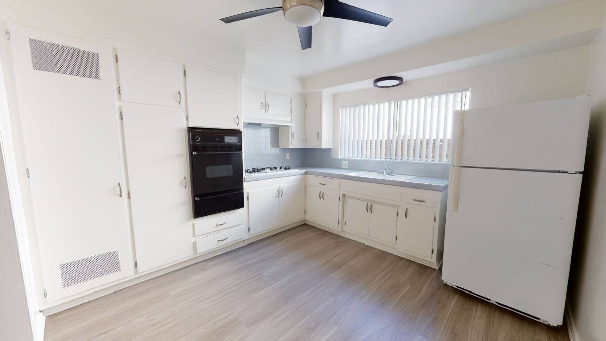 Apartment for rent at 2266 Del Mar Rd, Montrose, CA 91020
