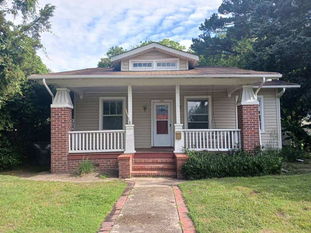 House for rent at 305 Old Point Ave, Hampton, VA 23669