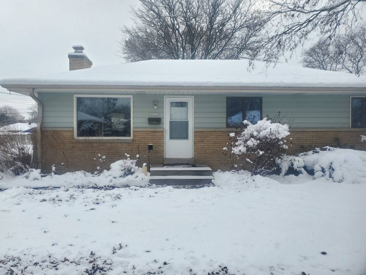 House for rent at 10525 W Custer Ave, Milwaukee, WI 53225