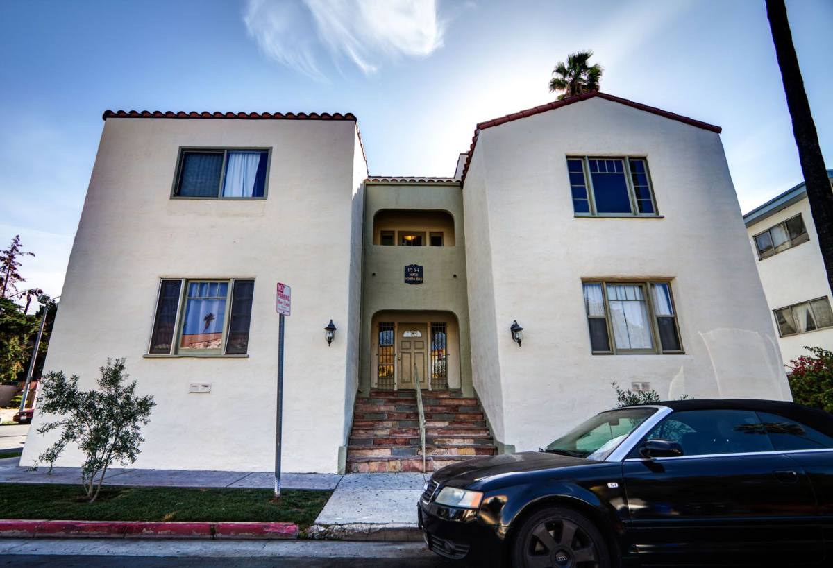 Apartment for rent at 1534 Winona Blvd, Los Angeles, CA 90027