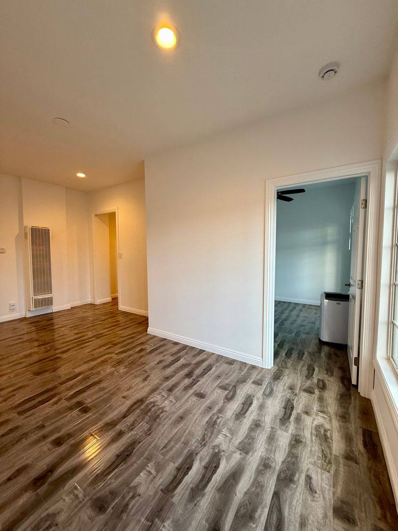Apartment for rent at 1534 Winona Blvd, Los Angeles, CA 90027