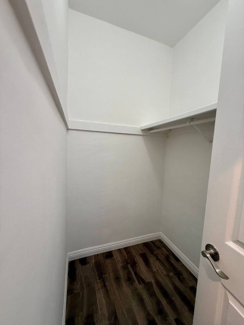 Apartment for rent at 1534 Winona Blvd, Los Angeles, CA 90027