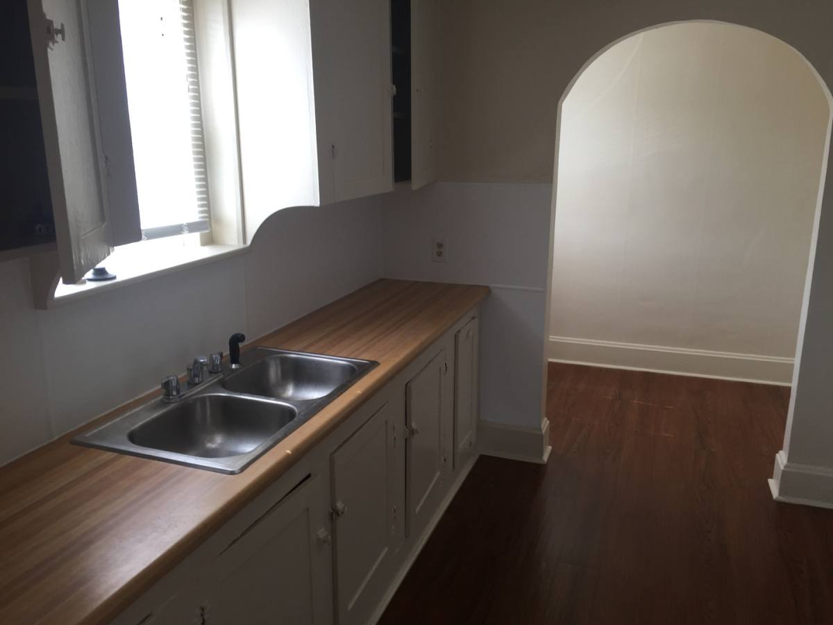 Apartment for rent at 1152 E Elm St, Springfield, MO 65806