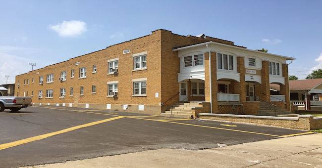 Apartment for rent at 1152 E Elm St, Springfield, MO 65806