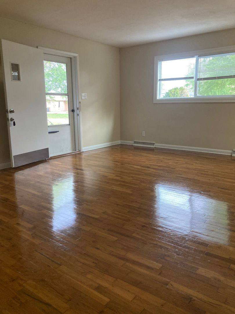 Apartment for rent at 2718-2720 S Stewart, Springfield, MO 65804