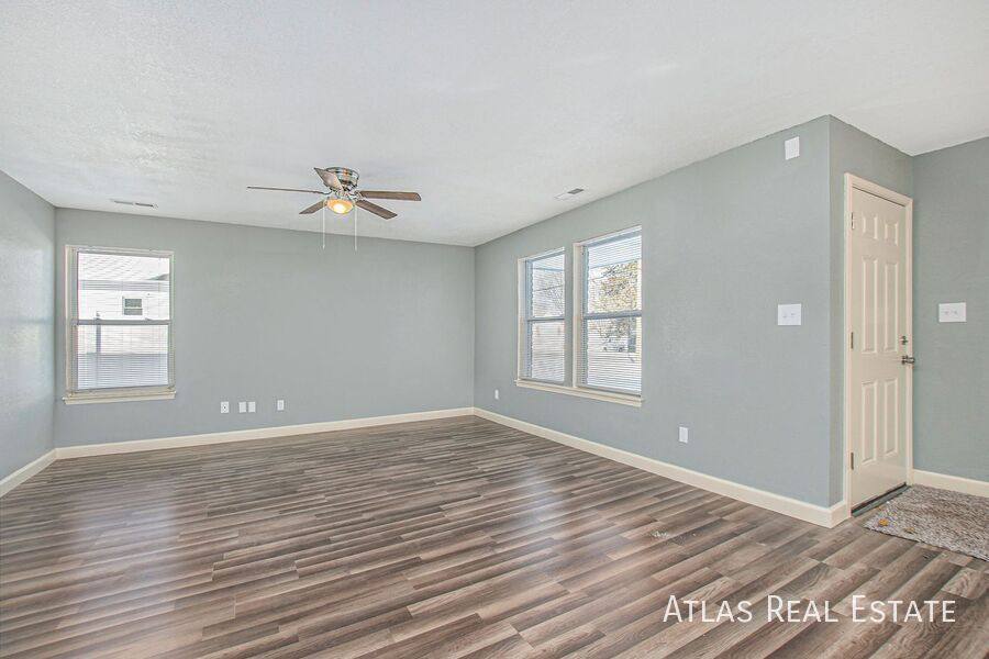 House for rent at 403 SW 15th St, Blue Springs, MO 64015