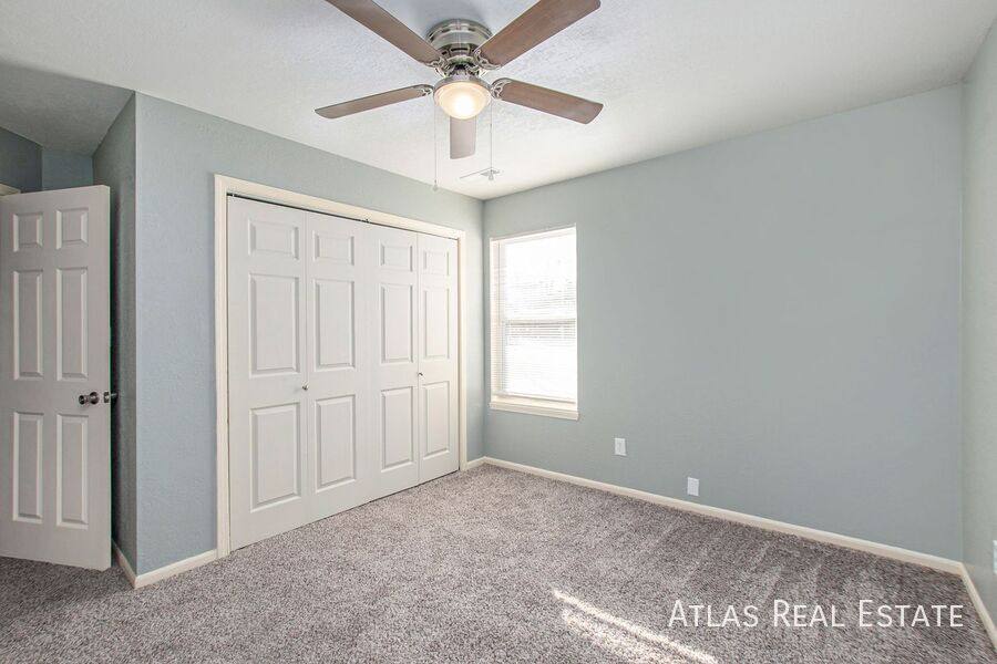 House for rent at 403 SW 15th St, Blue Springs, MO 64015
