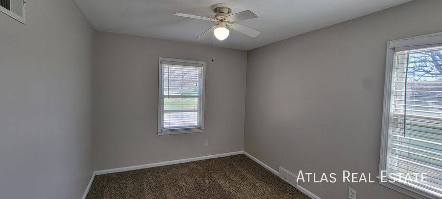 House for rent at 8036 Reinhardt Lane, Prairie Village, KS 66208