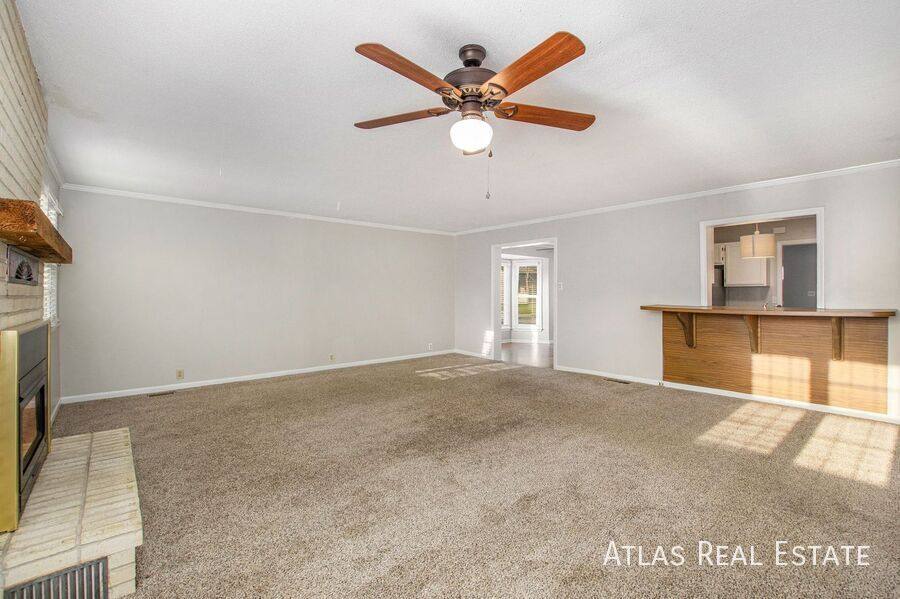 House for rent at 8036 Reinhardt Lane, Prairie Village, KS 66208