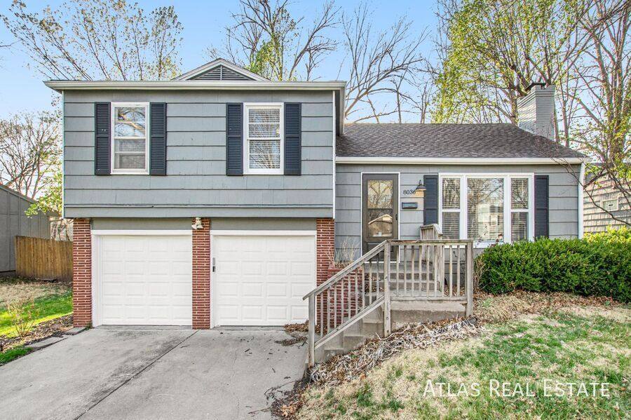 House for rent at 8036 Reinhardt Lane, Prairie Village, KS 66208