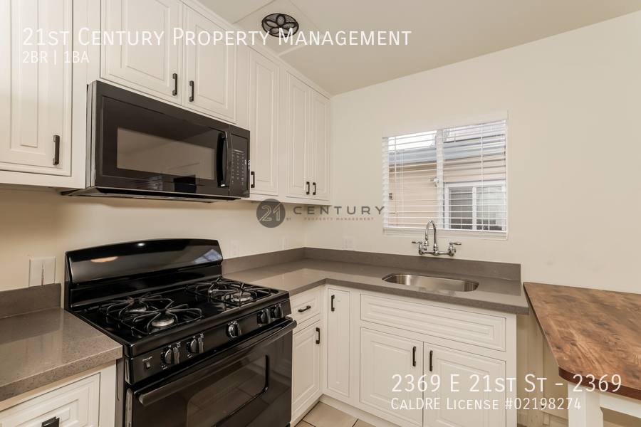 Apartment for rent at 2369 E 21st St, Oakland, CA 94601