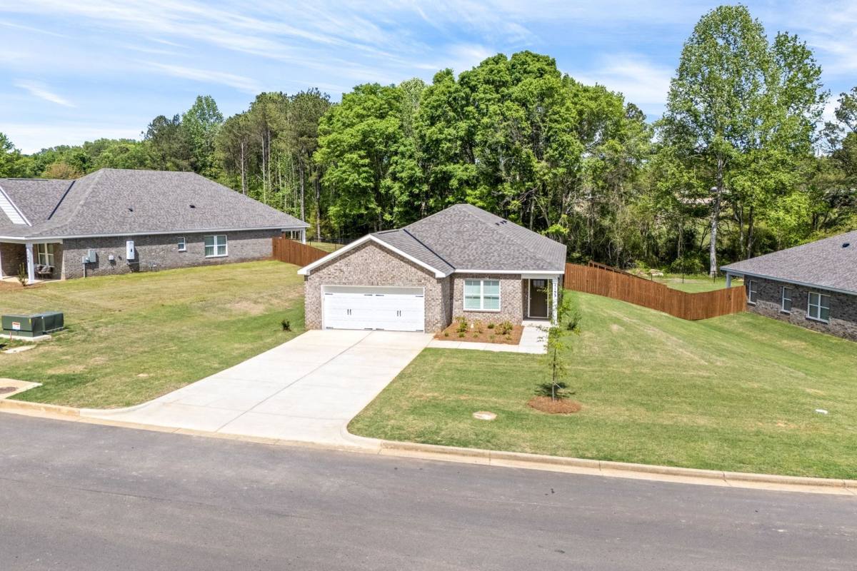 House for rent at 1153 Douglas St, Opelika, AL 36801