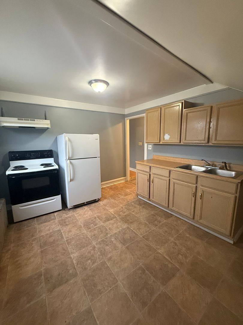 Apartment for rent at 111 113 Gage St, Bennington, VT 05201
