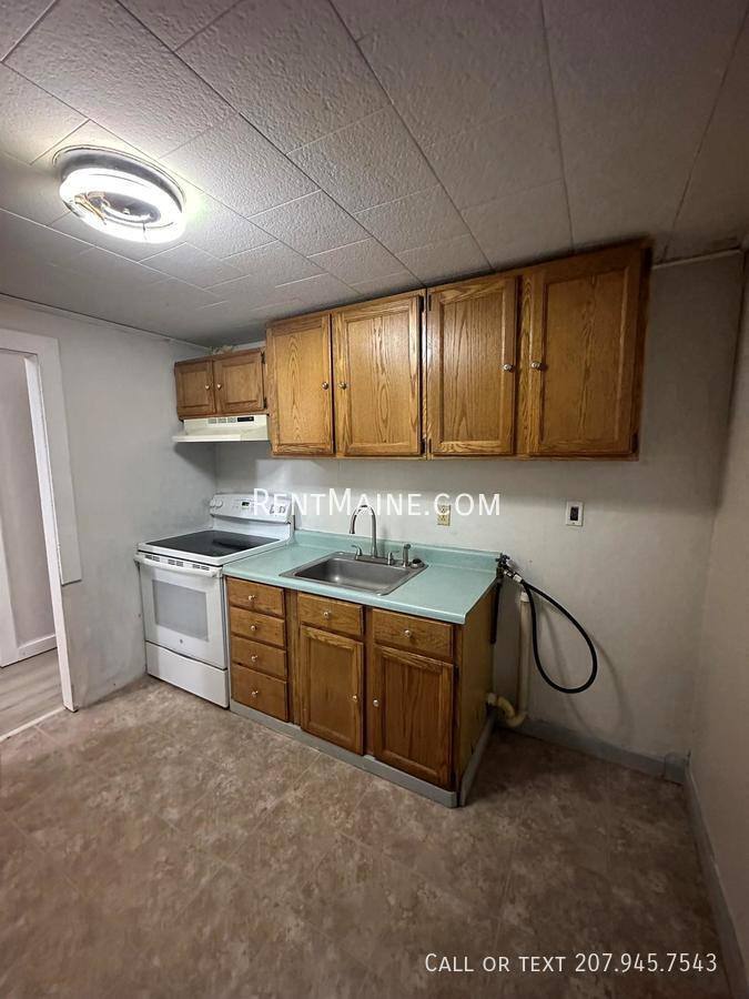 Apartment for rent at 171 Riverside Dr #4, Eddington, ME 04428