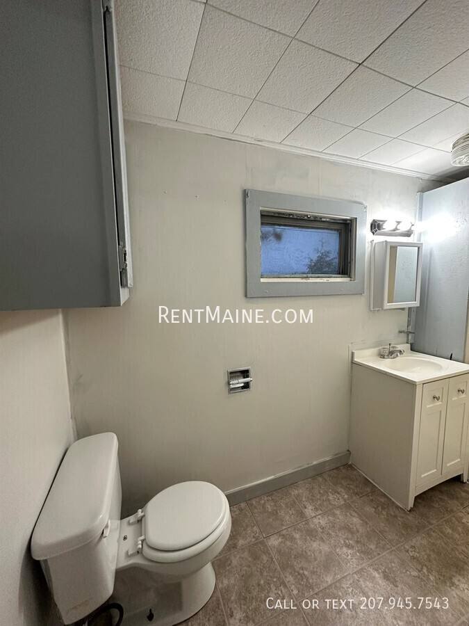 Apartment for rent at 171 Riverside Dr #4, Eddington, ME 04428