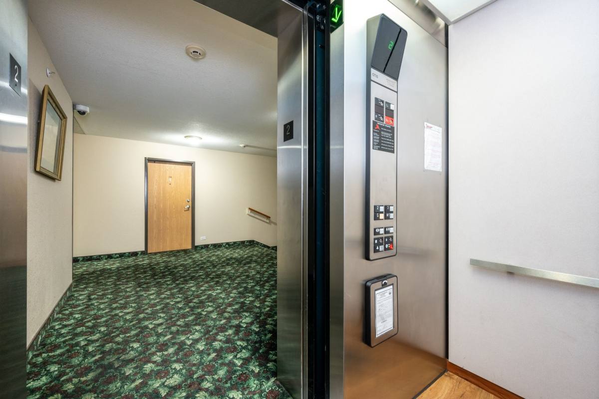 Apartment for rent at 2205 N Butrick St, Waukegan, IL 60087