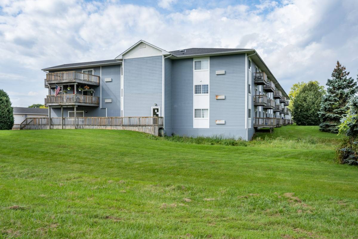 Apartment for rent at 2205 N Butrick St, Waukegan, IL 60087