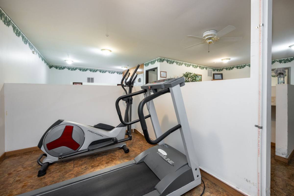 Apartment for rent at 2205 N Butrick St, Waukegan, IL 60087