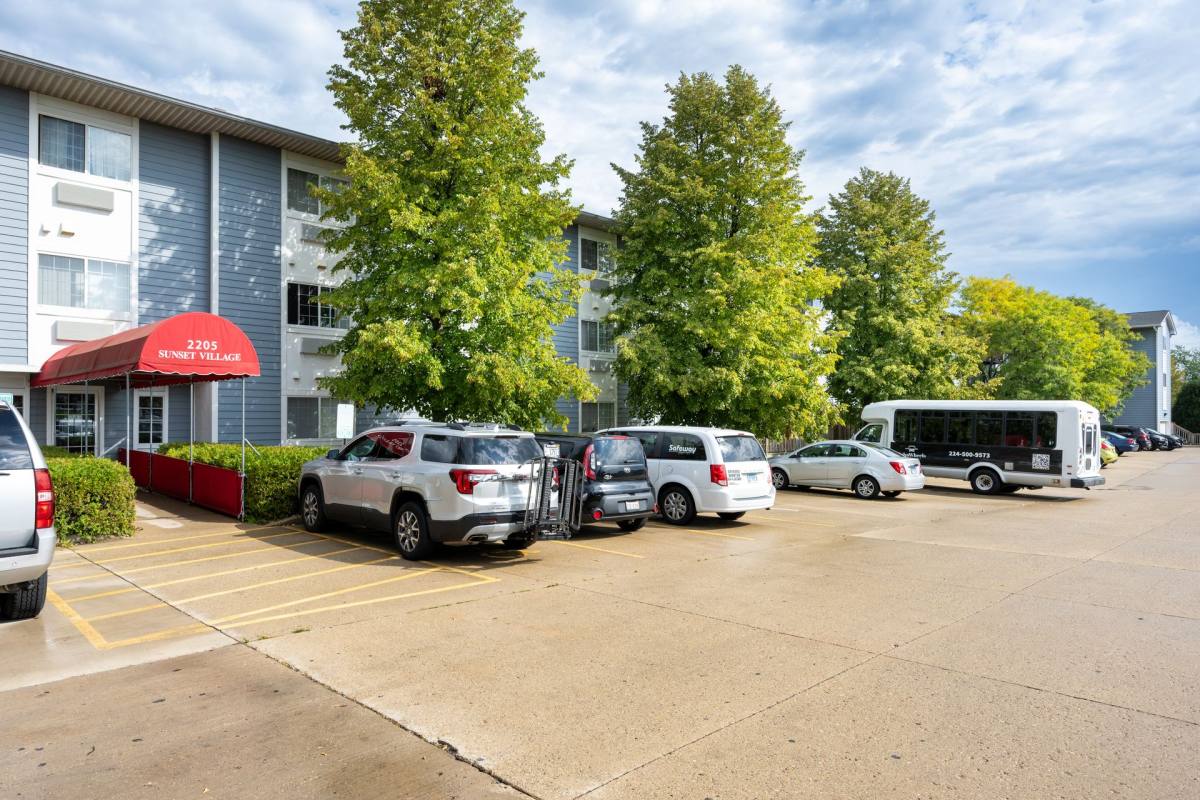 Apartment for rent at 2205 N Butrick St, Waukegan, IL 60087
