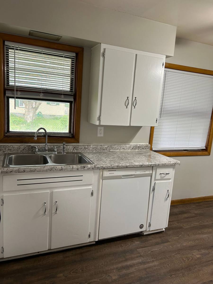 Townhouse for rent at 2237 Mount Vernon Rd SE, Cedar Rapids, IA 52403