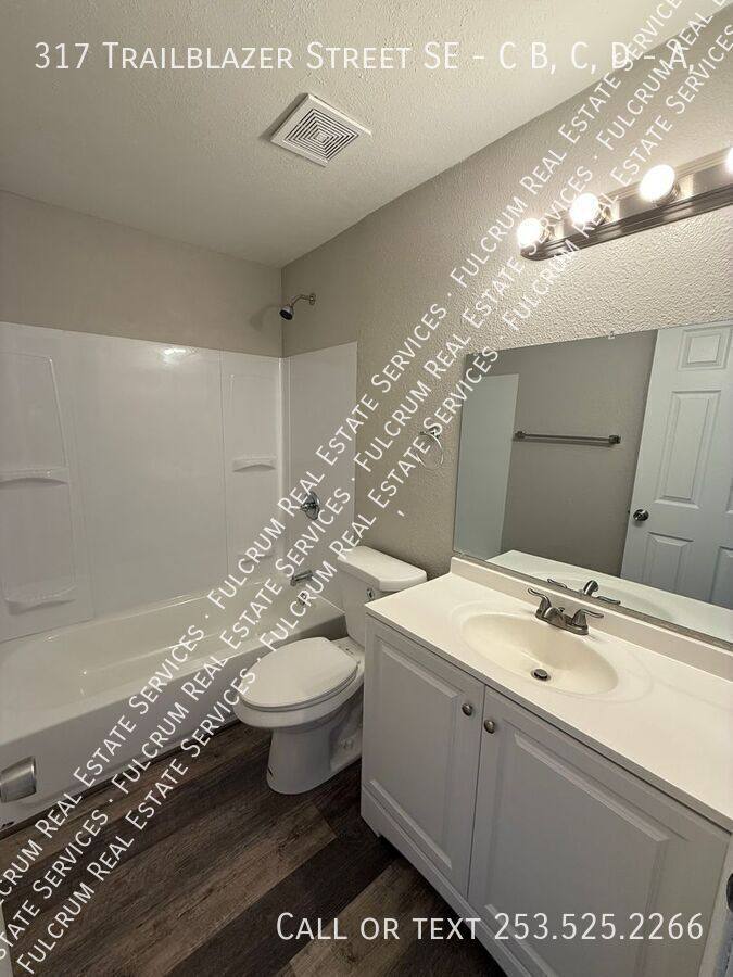 Townhouse for rent at 317 Trailblazer St SE - C B D #A, Lacey, WA 98503