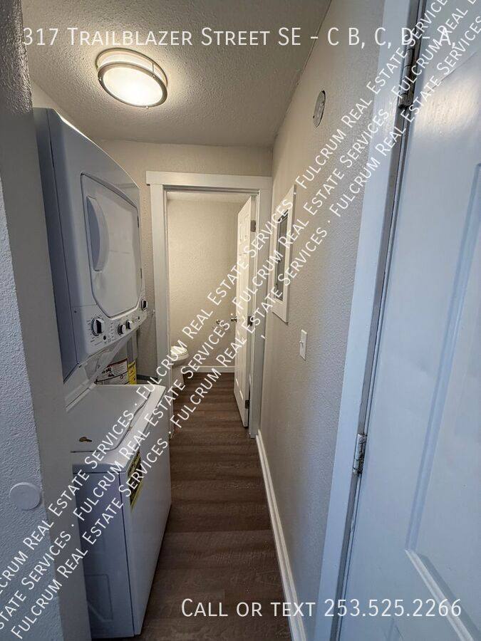 Townhouse for rent at 317 Trailblazer St SE - C B D #A, Lacey, WA 98503