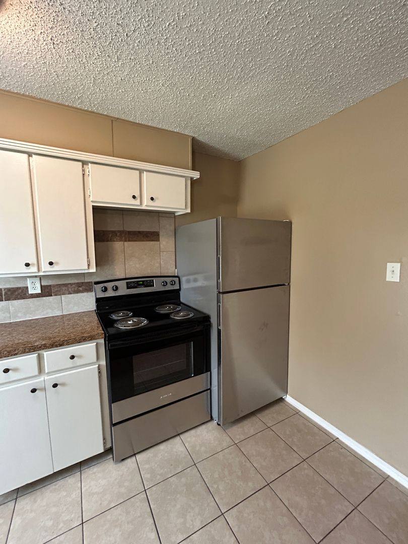 Apartment for rent at 6202 1 2 NW Elm Ave, Lawton, OK 73505