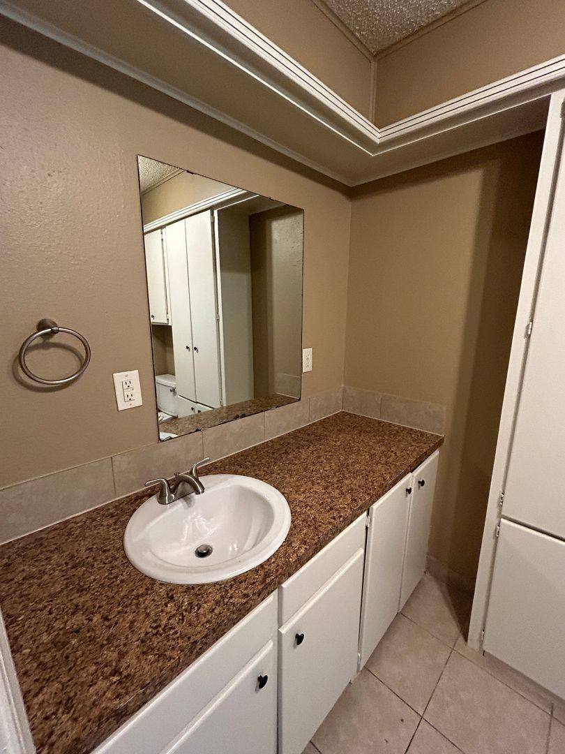 Apartment for rent at 6202 1 2 NW Elm Ave, Lawton, OK 73505