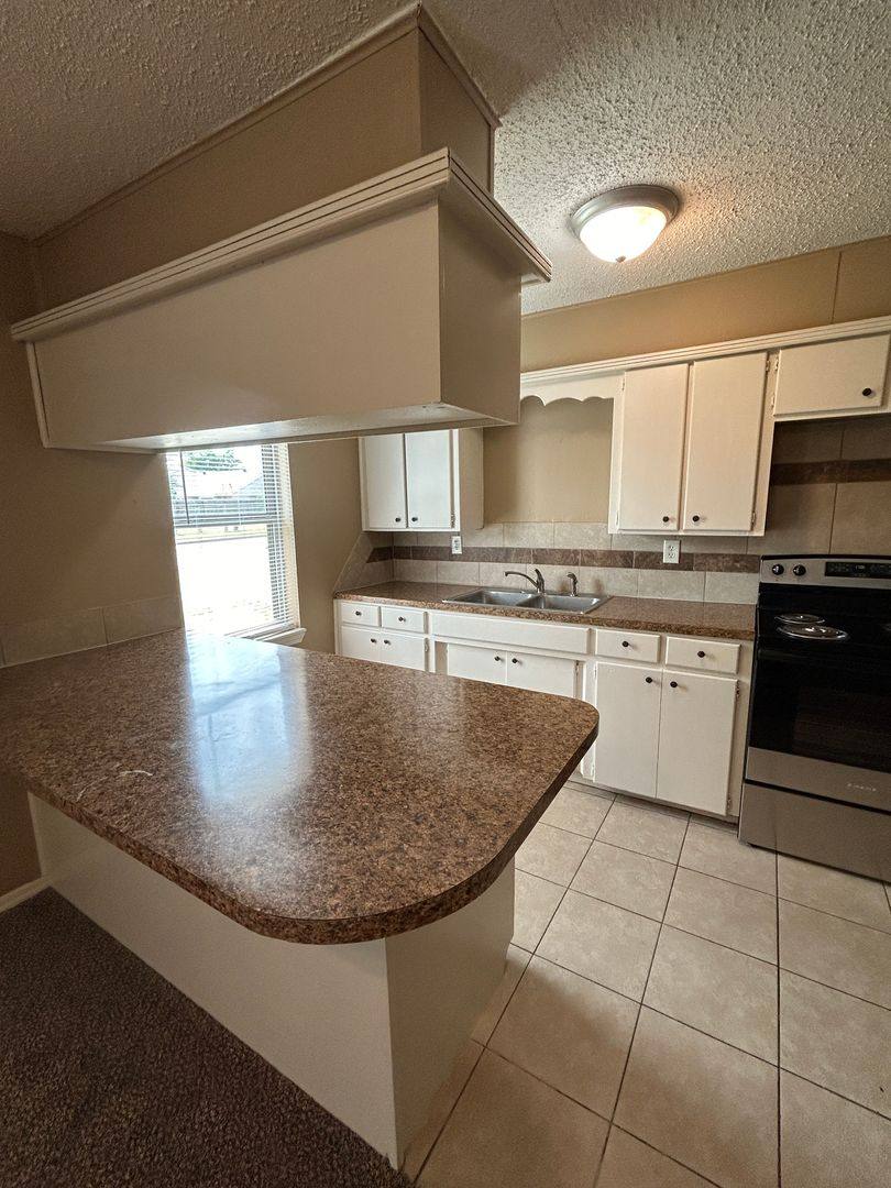 Apartment for rent at 6202 1 2 NW Elm Ave, Lawton, OK 73505