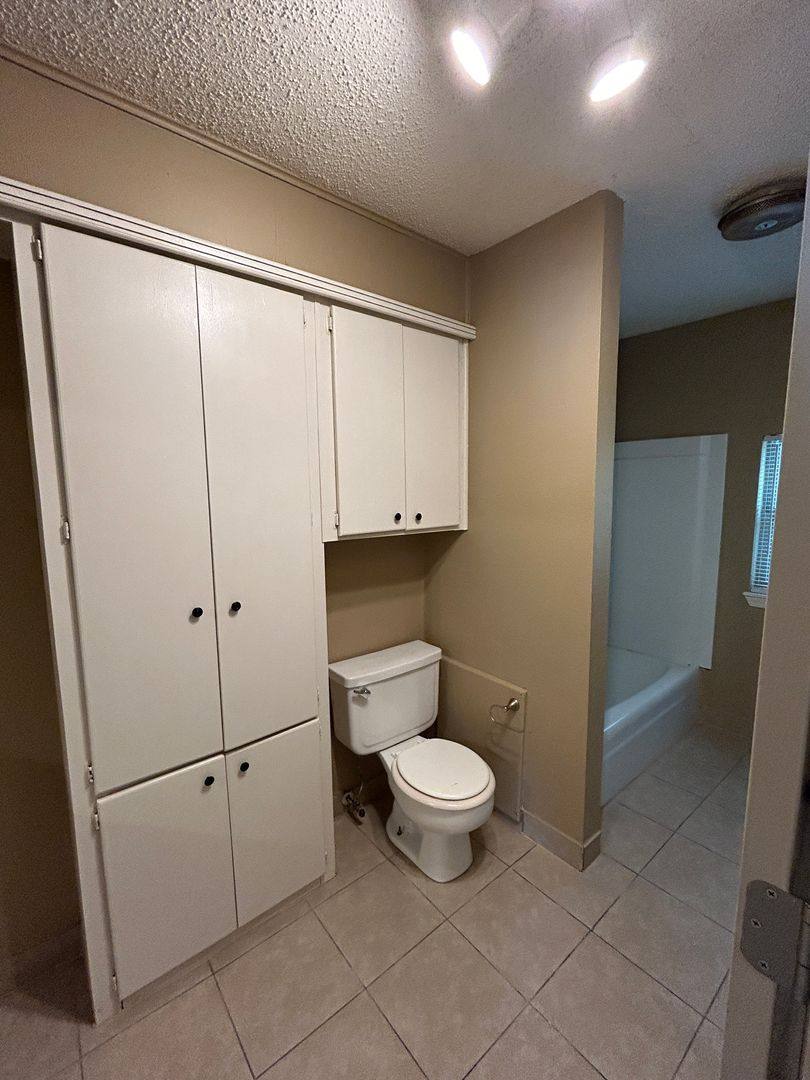 Apartment for rent at 6202 1 2 NW Elm Ave, Lawton, OK 73505