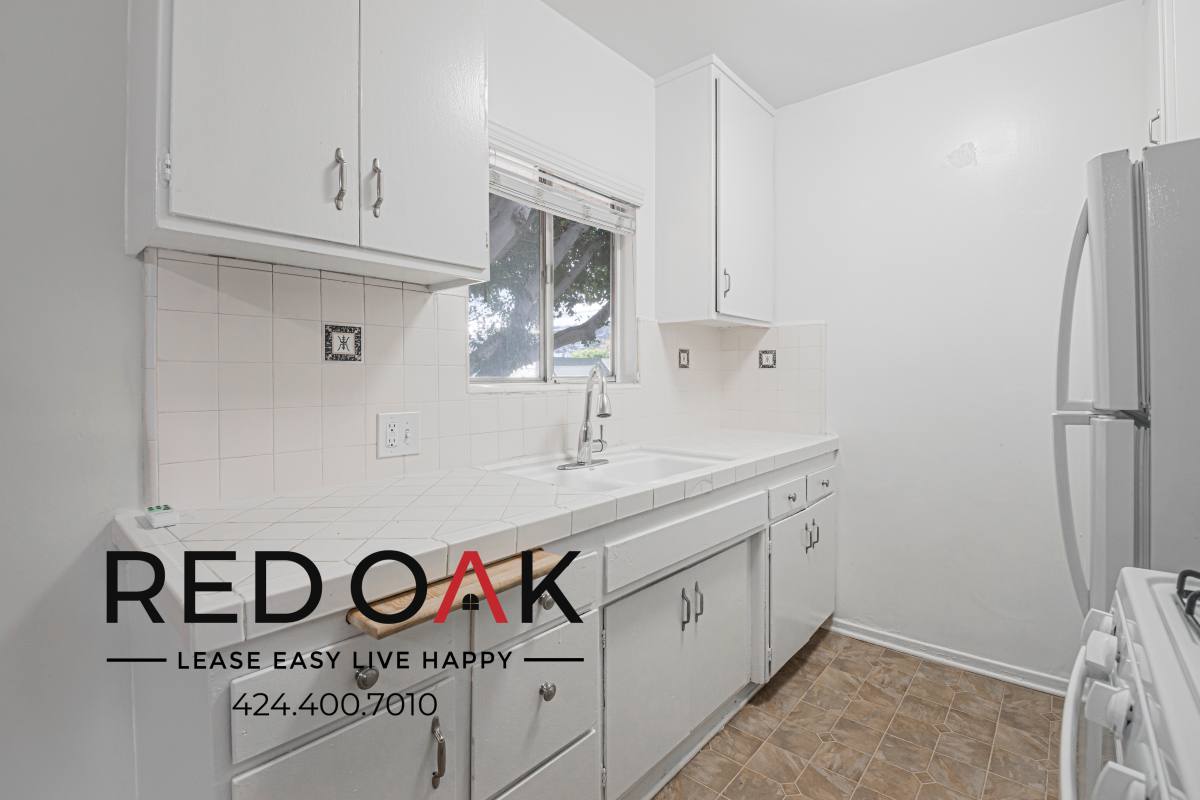 Condo for rent at 710 N Genesee Ave #10, Los Angeles, CA 90046